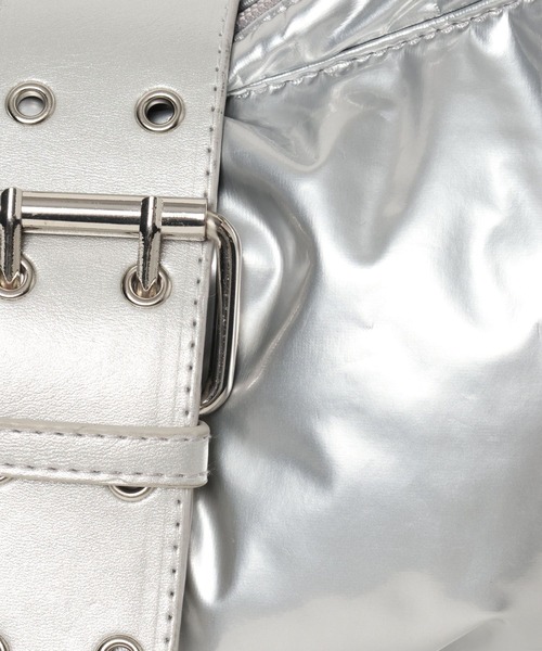 PAGEBOY(ページボーイ)の「パテッドエナメルショルダー(ショルダーバッグ・レディース・シルバー/ブラック・FREE)」の18枚目の写真