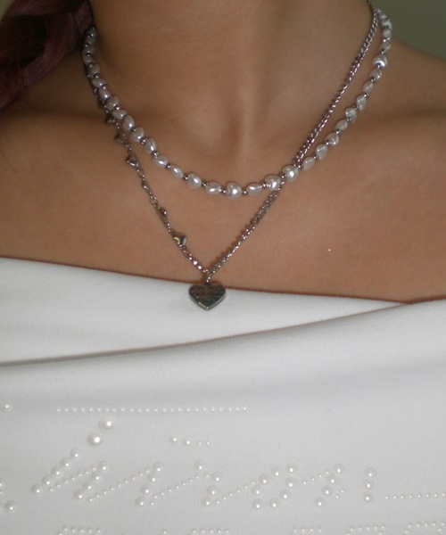 SHAGGIE（シャギー）の「ハートチャームアシンメトリーヴィンテージ風ネックレス（ネックレス・レディース・シルバー・FREE）」の4枚目の写真
