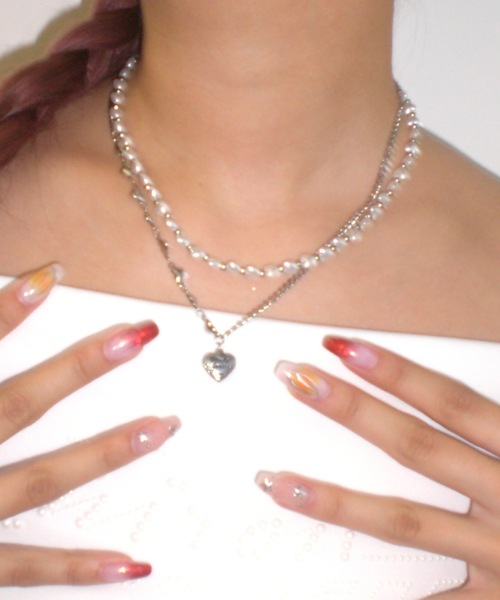 SHAGGIE（シャギー）の「ハートチャームアシンメトリーヴィンテージ風ネックレス（ネックレス・レディース・シルバー・FREE）」の3枚目の写真
