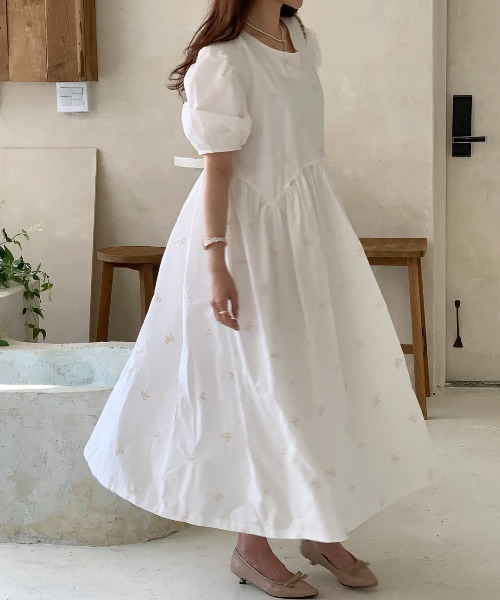 【新品未使用】Bibiy. ハート柄刺繍パフスリーブロングワンピース ホワイト 2025年最新】Bibiy ワンピース 白の人気アイテム - メルカリ