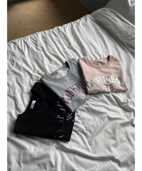 CALNAMUR（カルナムール）の「メタリックロゴスウェットトップス【セットアップ対応】（Tシャツ/カットソー・レディース・ピンク/グレー/ブラック・FREE）」の5枚目の写真