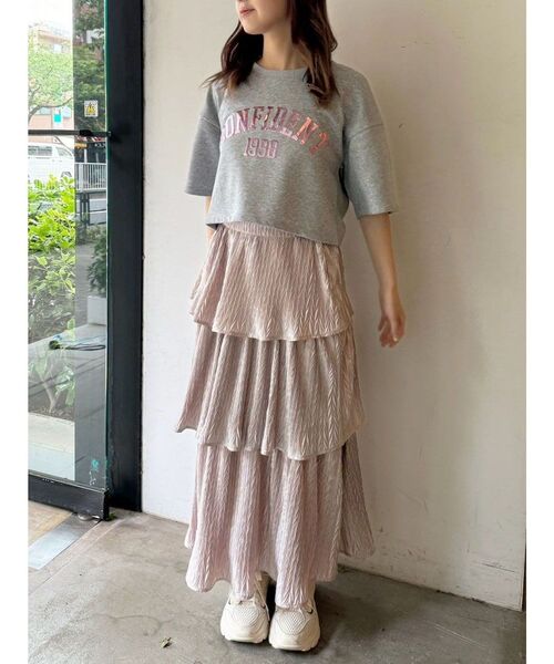 CALNAMUR（カルナムール）の「メタリックロゴスウェットトップス【セットアップ対応】（Tシャツ/カットソー・レディース・ピンク/グレー/ブラック・FREE）」の9枚目の写真