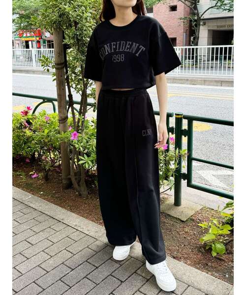 CALNAMUR（カルナムール）の「メタリックロゴスウェットトップス【セットアップ対応】（Tシャツ/カットソー・レディース・ピンク/グレー/ブラック・FREE）」の18枚目の写真