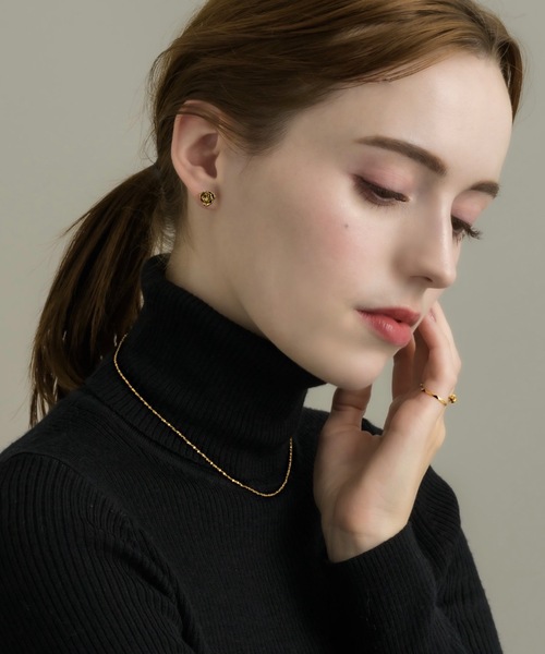 muku(ムク)の「PIERCE/MINI ROSE(ピアス(両耳用)・レディース・シルバー/ゴールド・FREE)」の13枚目の写真
