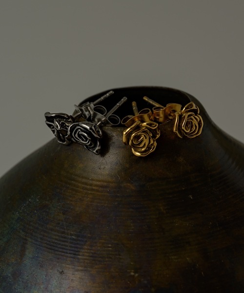 muku(ムク)の「PIERCE/MINI ROSE(ピアス(両耳用)・レディース・シルバー/ゴールド・FREE)」の22枚目の写真