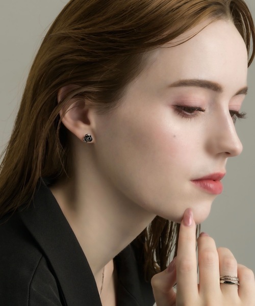 muku(ムク)の「PIERCE/MINI ROSE(ピアス(両耳用)・レディース・シルバー/ゴールド・FREE)」の14枚目の写真