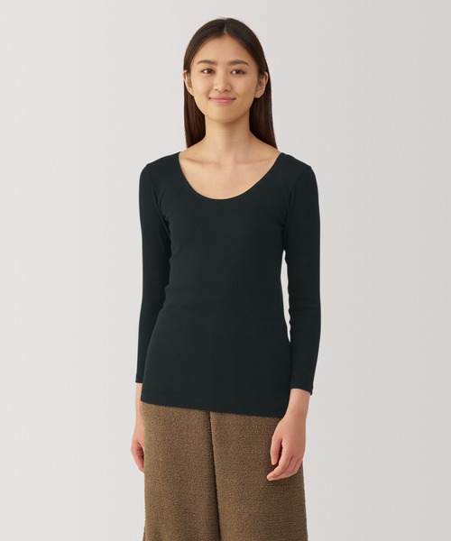 無印良品（ムジルシリョウヒン）の「（綿１００％）婦人　あったか綿　Ｕネック八分袖Ｔシャツ（インナーウェア/肌着・レディース・ブラック/ライトベージュ/ブラウン系/オフホワイト/ライトイエロー/ライトグリーン/ブラウン/ネイビー・S/M/L/XL）」の2枚目の写真