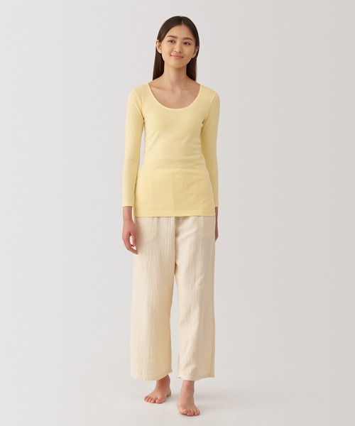 無印良品（ムジルシリョウヒン）の「（綿１００％）婦人　あったか綿　Ｕネック八分袖Ｔシャツ（インナーウェア/肌着・レディース・ブラック/ライトベージュ/ブラウン系/オフホワイト/ライトイエロー/ライトグリーン/ブラウン/ネイビー・S/M/L/XL）」の17枚目の写真