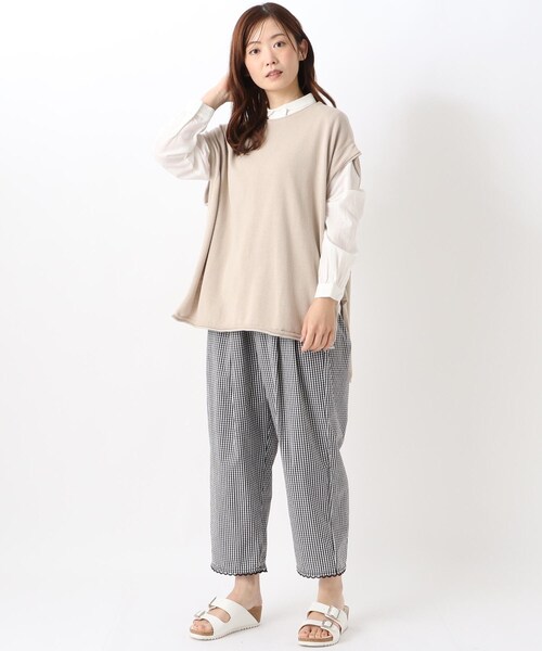 one'sterrace(ワンズテラス)の「綿ニットワイドベスト(ベスト・レディース・アイボリー系8/グレー系その他7/ベージュ系9/ブラック系8・02)」の5枚目の写真