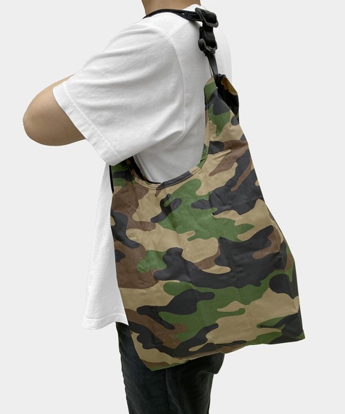 BAGGU(バグー)の「ATTACHABLE STRAP(エコバッグ/サブバッグ・レディース・ブラック×ブラック/グリーン/ブラック×ホワイト/ベージュ・FREE)」の8枚目の写真