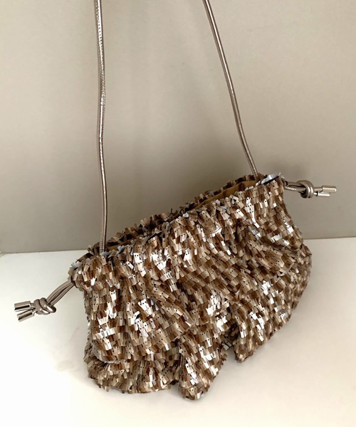 Casselini(キャセリーニ)の「フリルスパンコール巾着BAG(クラッチバッグ・レディース・ブラック/ブラウン・ONE SIZE)」の8枚目の写真