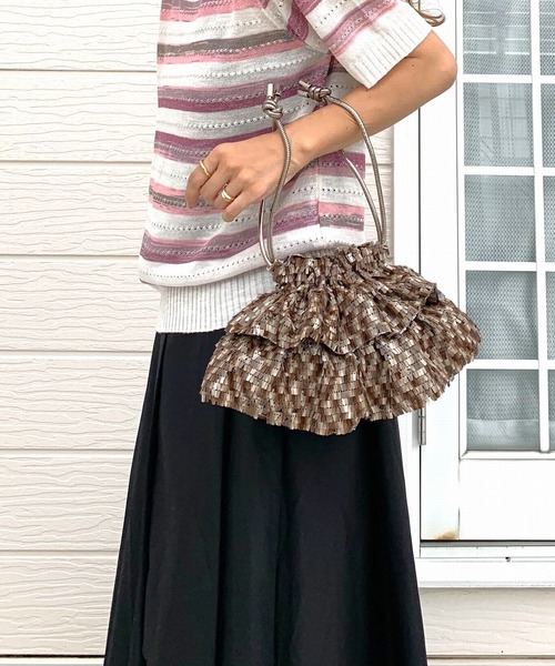 Casselini(キャセリーニ)の「フリルスパンコール巾着BAG(クラッチバッグ・レディース・ブラック/ブラウン・ONE SIZE)」の15枚目の写真