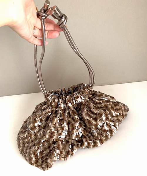 Casselini(キャセリーニ)の「フリルスパンコール巾着BAG(クラッチバッグ・レディース・ブラック/ブラウン・ONE SIZE)」の20枚目の写真