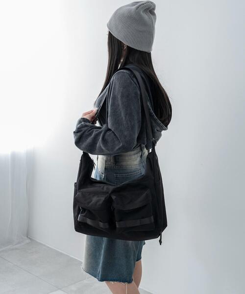 WEGO（ウィゴー）の「WEGO/立体ポケットBIGショルダー（ショルダーバッグ・レディース・その他1/ブラック/ブラック系その他・FREE）」の9枚目の写真