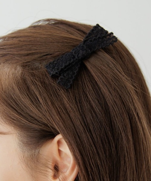 flower（フラワー）の「レーシーリボンクリップ（バレッタ/ヘアクリップ・レディース・ブラック/ホワイト・FREE）」の2枚目の写真