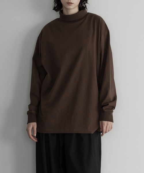 remer（リメール）の「royal cotton turtleneck Tee / ロイヤルコットンタートルネックT（Tシャツ/カットソー・メンズ・アッシュグレー/ダークグリーン/ダークブラウン/マスタード/ブラック/ホワイト・X-SMALL/SMALL/MEDIUM/LARGE）」の4枚目の写真