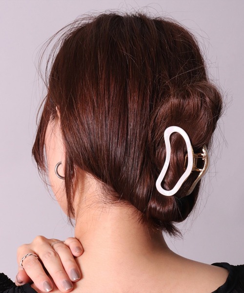 BAYBLO（ベイブロ）の「(SB)韓国風 ニュアンス カーブ バンス ヘアクリップ（バレッタ/ヘアクリップ・レディース・アイボリー/ホワイト系/ブラック/グレイッシュベージュ/ブラウン・ONE SIZE）」の8枚目の写真