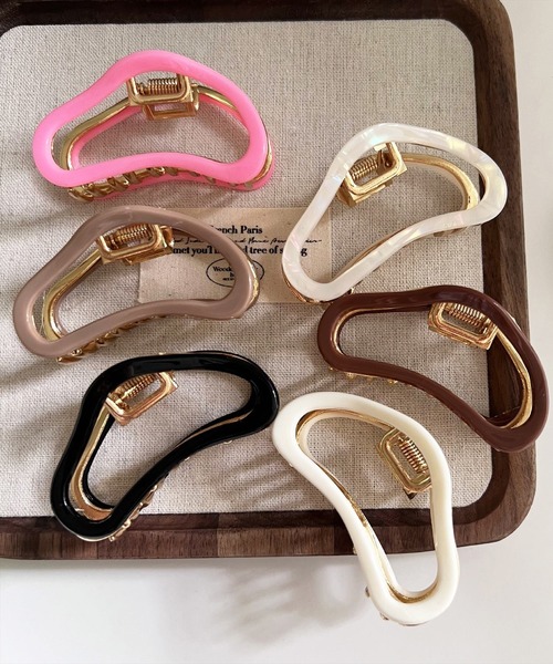 BAYBLO（ベイブロ）の「(SB)韓国風 ニュアンス カーブ バンス ヘアクリップ（バレッタ/ヘアクリップ・レディース・アイボリー/ホワイト系/ブラック/グレイッシュベージュ/ブラウン・ONE SIZE）」の13枚目の写真