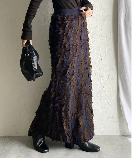 She's Closet（シーズクローゼット）の「ウェーブ柄ミックスフリンジジャガードハイウエストニットタイトロングスカート（スカート・レディース・アイボリー/ブラックミックス/グレー/ブラック/ネイビー/ブラウン・FREE）」の6枚目の写真