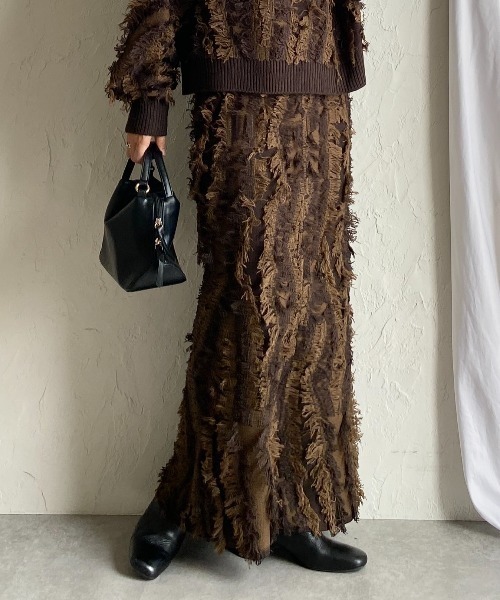 She's Closet（シーズクローゼット）の「ウェーブ柄ミックスフリンジジャガードハイウエストニットタイトロングスカート（スカート・レディース・アイボリー/ブラックミックス/グレー/ブラック/ネイビー/ブラウン・FREE）」の5枚目の写真