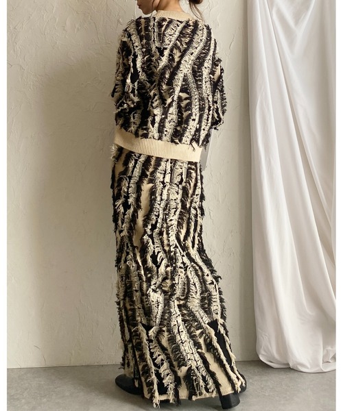 She's Closet（シーズクローゼット）の「ウェーブ柄ミックスフリンジジャガードハイウエストニットタイトロングスカート（スカート・レディース・アイボリー/ブラックミックス/グレー/ブラック/ネイビー/ブラウン・FREE）」の21枚目の写真