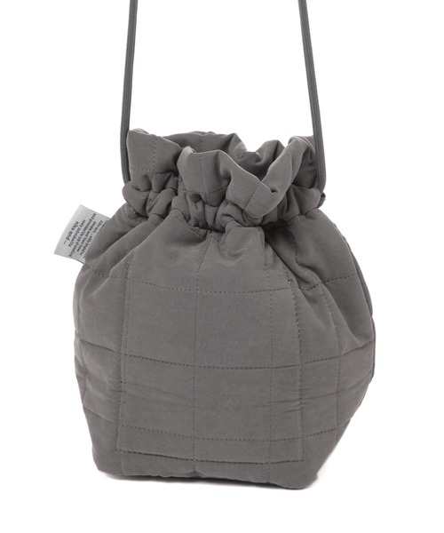 niko and...（ニコアンド）の「オリジナルニコロゴキルティング巾着バッグ（ハンドバッグ・レディース・ホワイト/チャコール・0）」の7枚目の写真