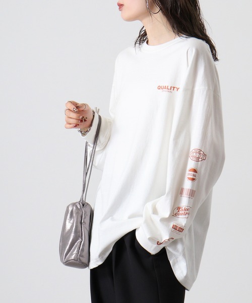 FUNALIVE（ファンアライブ）の「Cotton back print crew neck long sleeve T-shirt / バックプリントオーバーTシャツ unisex（Tシャツ/カットソー・メンズ・ブラック/ホワイト系1/ホワイト系2/オフホワイト/ブラック系2/ホワイト系3/ブラック系4/ブラック系1/ホワイト系4/ライトグリーン/ラベンダー/ネイビー/ミント/チャコール/ベージュ/ネイビー系1/グレー系1/ブラック系3/杢グレー/スカイブルー・M/L/XL）」の5枚目の写真