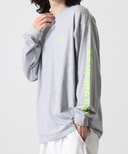 FUNALIVE（ファンアライブ）の「Cotton back print crew neck long sleeve T-shirt / バックプリントオーバーTシャツ unisex（Tシャツ/カットソー・メンズ・ブラック/ホワイト系1/ホワイト系2/オフホワイト/ブラック系2/ホワイト系3/ブラック系4/ブラック系1/ホワイト系4/ライトグリーン/ラベンダー/ネイビー/ミント/チャコール/ベージュ/ネイビー系1/グレー系1/ブラック系3/杢グレー/スカイブルー・M/L/XL）」の14枚目の写真