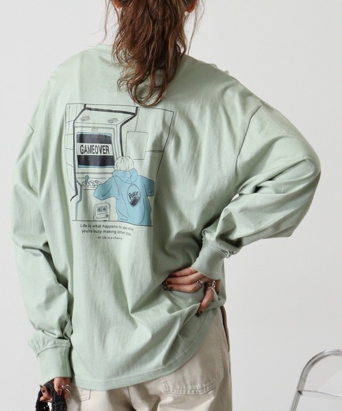 FUNALIVE（ファンアライブ）の「Cotton back print crew neck long sleeve T-shirt / バックプリントオーバーTシャツ unisex（Tシャツ/カットソー・メンズ・ブラック/ホワイト系1/ホワイト系2/オフホワイト/ブラック系2/ホワイト系3/ブラック系4/ブラック系1/ホワイト系4/ライトグリーン/ラベンダー/ネイビー/ミント/チャコール/ベージュ/ネイビー系1/グレー系1/ブラック系3/杢グレー/スカイブルー・M/L/XL）」の17枚目の写真