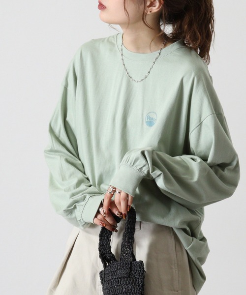 FUNALIVE（ファンアライブ）の「Cotton back print crew neck long sleeve T-shirt / バックプリントオーバーTシャツ unisex（Tシャツ/カットソー・メンズ・ブラック/ホワイト系1/ホワイト系2/オフホワイト/ブラック系2/ホワイト系3/ブラック系4/ブラック系1/ホワイト系4/ライトグリーン/ラベンダー/ネイビー/ミント/チャコール/ベージュ/ネイビー系1/グレー系1/ブラック系3/杢グレー/スカイブルー・M/L/XL）」の21枚目の写真