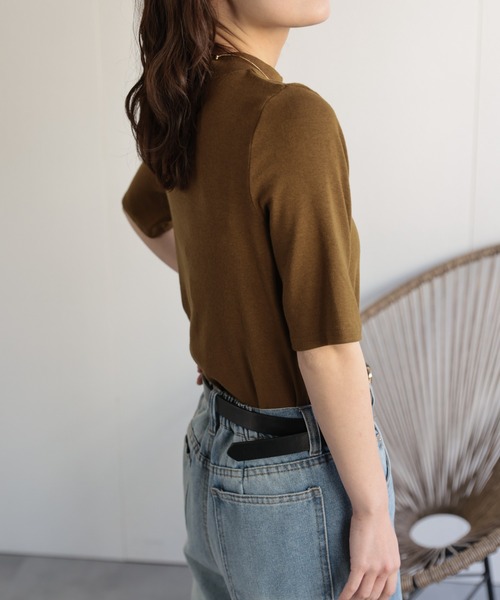 ap retro(アプレトロ)の「ベーシックハイネックTee / 半袖(ニット/セーター・レディース・ブラック/グレー/マスタード/チャコール/ブラウン/アイボリー・FREE)」の21枚目の写真