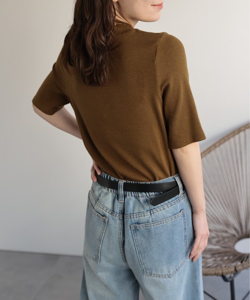 ap retro(アプレトロ)の「ベーシックハイネックTee / 半袖(ニット/セーター・レディース・ブラック/グレー/マスタード/チャコール/ブラウン/アイボリー・FREE)」の22枚目の写真