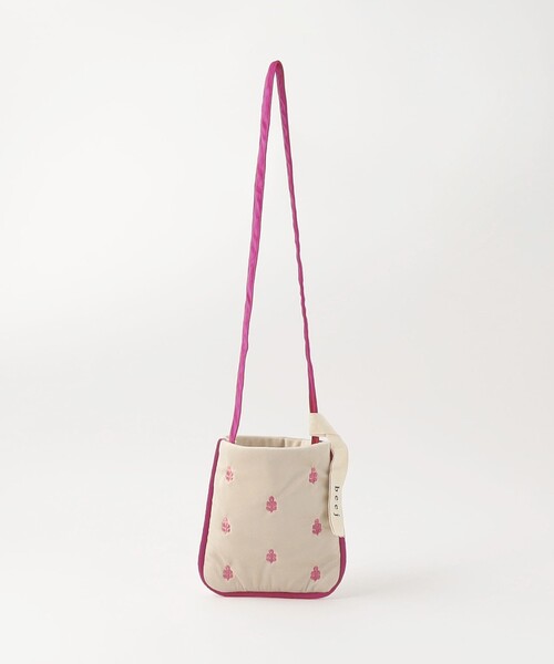 beej(ビージ)の「【別注】<beej>embroidery ショルダー バッグ / キッズ(ショルダーバッグ・キッズ・オフホワイト/ターコイズブルー/マスタード・FREE)」の1枚目の写真