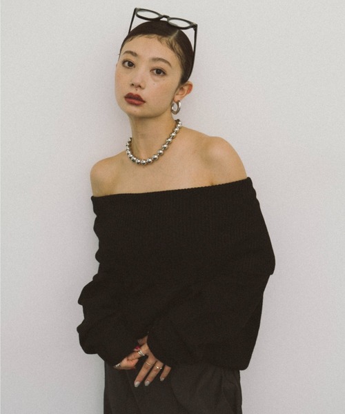 HANNE（アン）の「オフショルダーニット（ニット/セーター・レディース・ブラック/グレー/ベージュ・FREE）」の6枚目の写真
