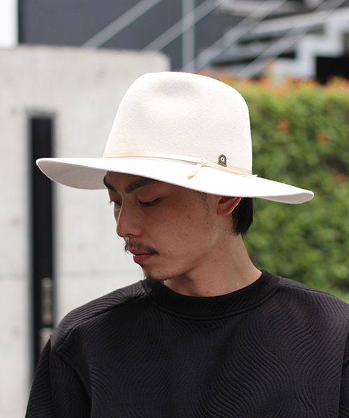 Lui's(ルイス)の「C-PLUS HEADWEARS(シープラス・ヘッドウェアーズ) ロングブリムハット(ハット・メンズ・ブラック/キャメル/クリーム・FREE)」の3枚目の写真