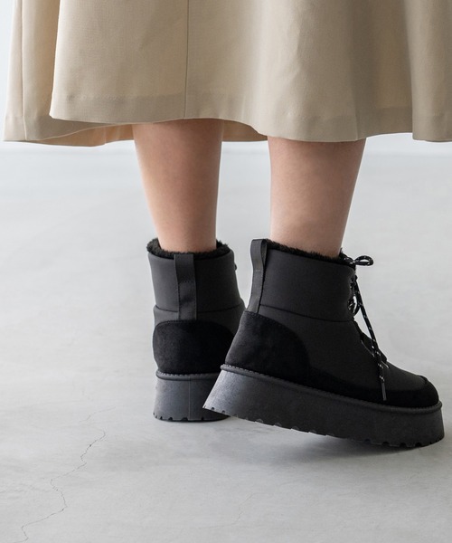 welleg（ウェレッグ）の「厚底 レースアップブーツ（ブーツ・レディース・アイボリー/ブラック・S/M/L/LL）」の5枚目の写真