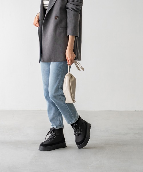 welleg（ウェレッグ）の「厚底 レースアップブーツ（ブーツ・レディース・アイボリー/ブラック・S/M/L/LL）」の12枚目の写真