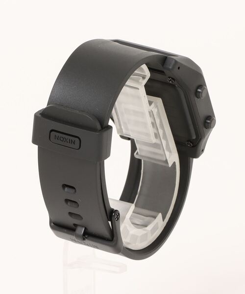NIXON/ニクソン】Staple 時計 デジタル 電池式（デジタル腕時計