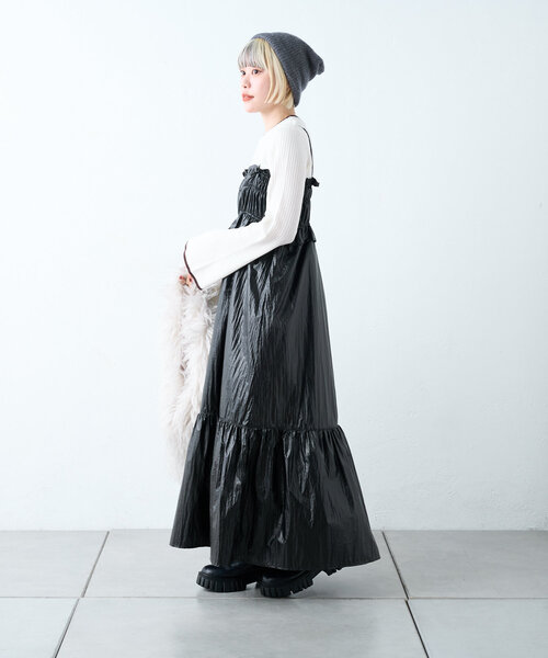 w closet（ダブルクローゼット）の「レザーライクシャーリングキャミワンピース（ワンピース・レディース・ブラック/ブラウン/シルバー・FREE）」の7枚目の写真