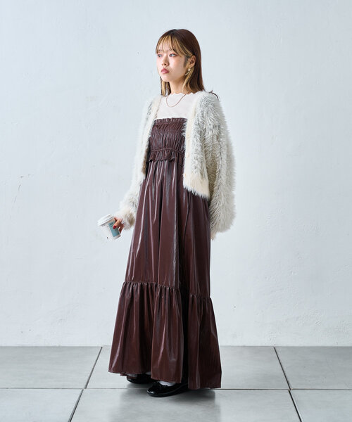 w closet（ダブルクローゼット）の「レザーライクシャーリングキャミワンピース（ワンピース・レディース・ブラック/ブラウン/シルバー・FREE）」の17枚目の写真