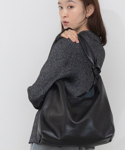 HEILIS(ヘイリス)の「【A4サイズ対応】ノットハンドルショルダーバッグ / 大容量 トートバッグ ハンドバッグ ペットボトル収納 ポーチ付き オフィスカジュアル 通勤 通学(ショルダーバッグ・レディース・ブラック/ブラウン/アイボリー・FREE)」の19枚目の写真