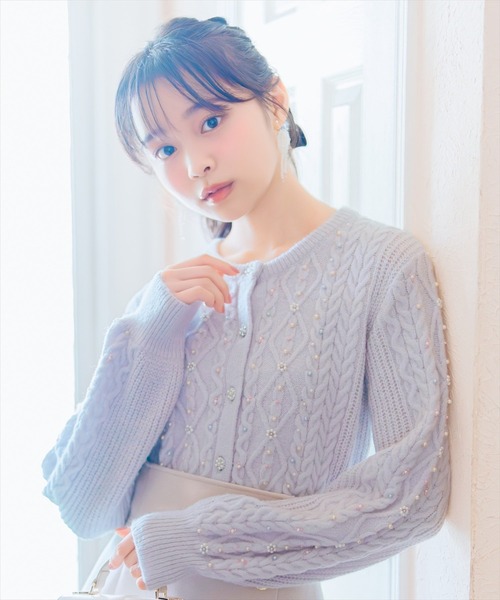 WILLSELECTION（ウィルセレクション）の「パール付きケーブルカーディガン（カーディガン/ボレロ・レディース・サックスブルー/ブラック/オフホワイト/ピンク・FREE）」の3枚目の写真