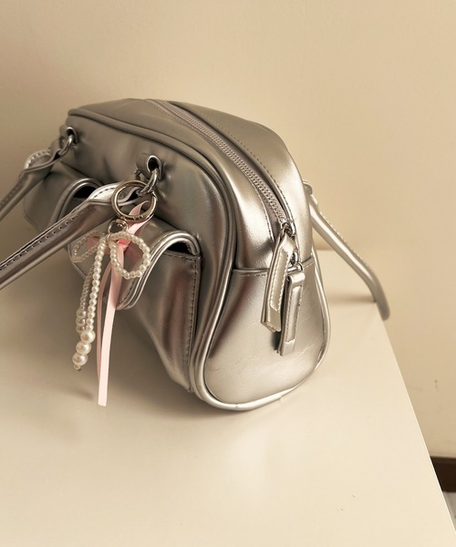 リボンチャーム付き合皮ショルダーバッグ（ショルダーバッグ）｜frunco