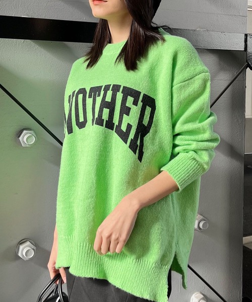 &soiree(アンドソワレ)の「【&soiree】カレッジロゴモヘアライクニットセーター(CP)(ニット/セーター・レディース・ベージュ/グレー/ピンク/グリーン・FREE)」の16枚目の写真