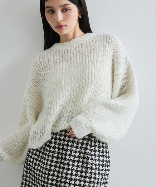 VIS（ビス）の「【WEB限定】スパンコールニットプルオーバー（ニット/セーター・レディース・キナリ/グレー/レッド・FREE）」の4枚目の写真