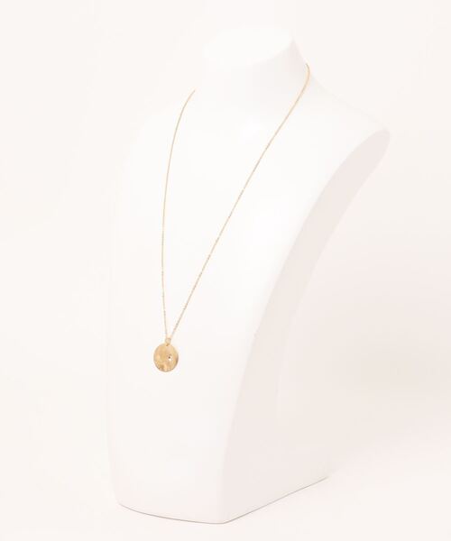 Phoebe（フィービィー）の「トラディショナルコインチャームネックレス　ゴールド/全長:51cm+5cm（ネックレス・レディース・イエローゴールド・FREE）」の8枚目の写真