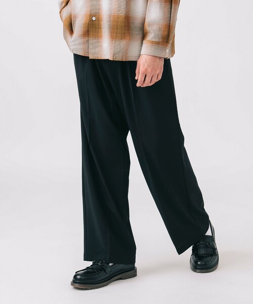 BEAMS HEART(ビームスハート)の「ポリエステルトロ 2タック ワイドパンツ(スラックス・メンズ・チャコールグレー/ネイビー/ブラック・LARGE/MEDIUM/SMALL)」の21枚目の写真