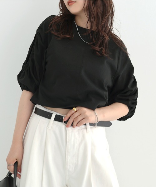 Freesia by andme(フリージアバイアンドミー)の「袖スリットオープンショートトップス(Tシャツ/カットソー・レディース・オフホワイト/グレー系その他/ブラック・FREE)」の2枚目の写真