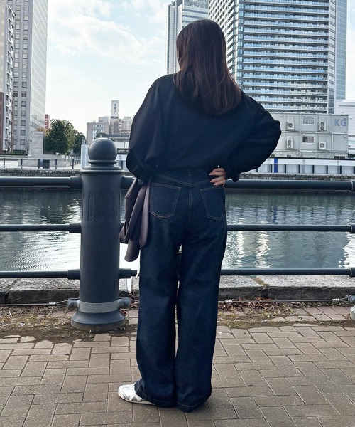 ISOOK(アイスー)の「【ISOOK / アイスー】オーバーサイズプリントロンT / 長袖 クルーネック ラウンドネック Tシャツ レタリング ルーズ丈 ビッグシルエット ユニセックス 英字ロゴ 白 黒 ホワイト ブラック グレー ZOZOTOWN限定(Tシャツ/カットソー・レディース・ホワイト/ブラック/グレー・FREE)」の6枚目の写真