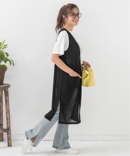 ad thie(アドティエ)の「ポケット付き サイドスリット ロングジレ(ベスト・レディース・ブラック/ベージュ/ネイビー/ライトカーキ・FREE)」の5枚目の写真